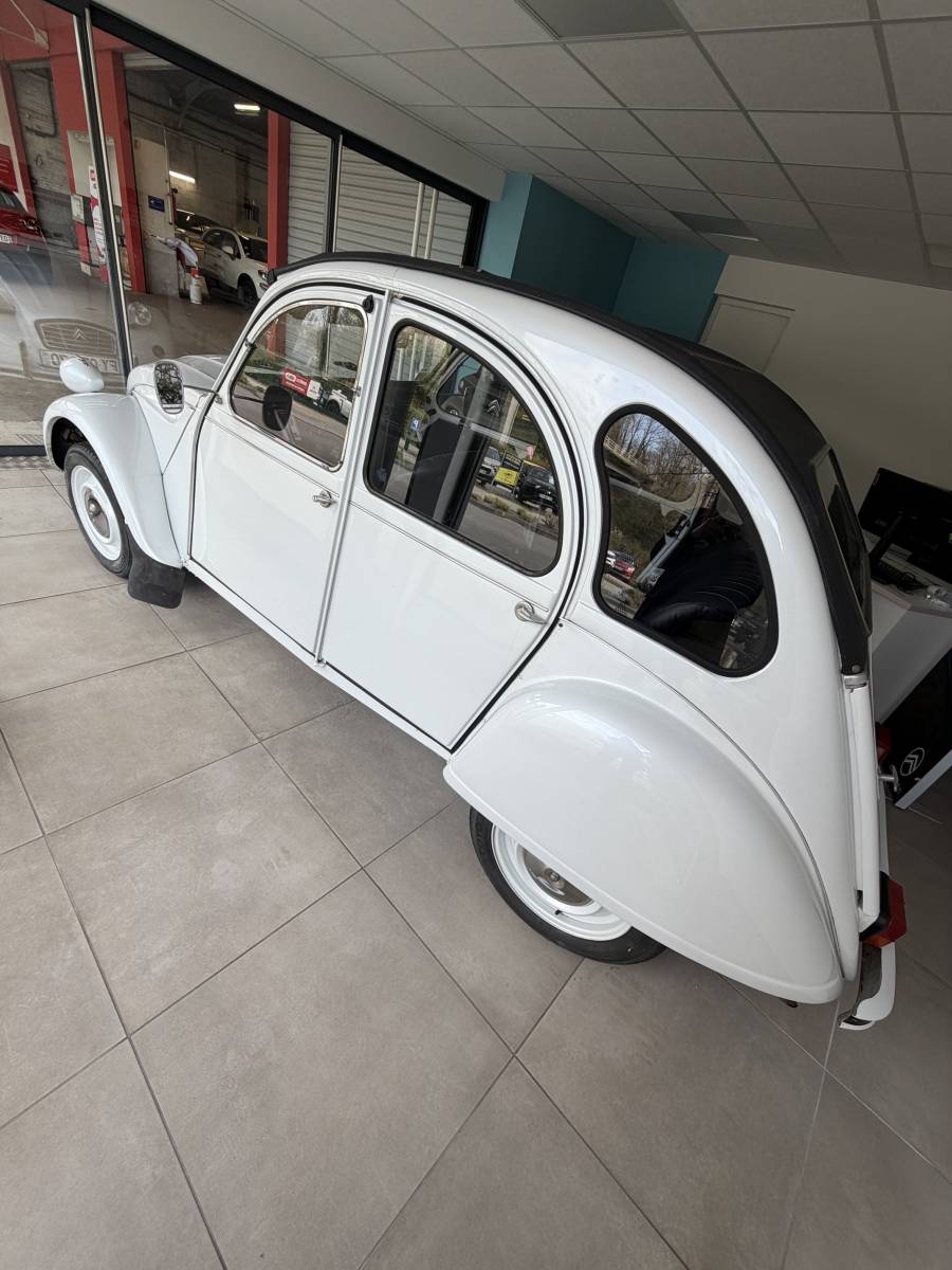 DEPOT VENTE 2CV-AZA2