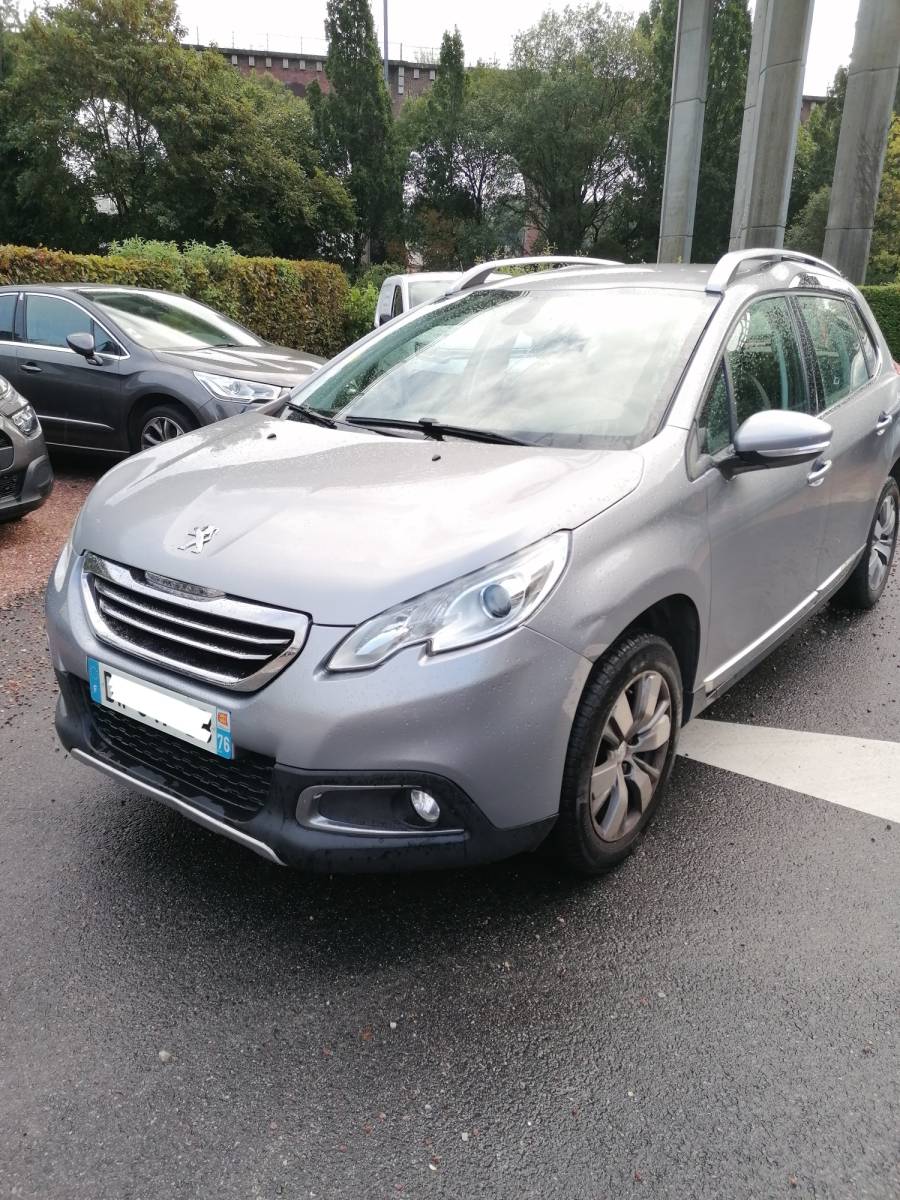 PEUGEOT 2008  1.6 BLUEHDI S&S 100 ALLURE proche de Fauville en Caux