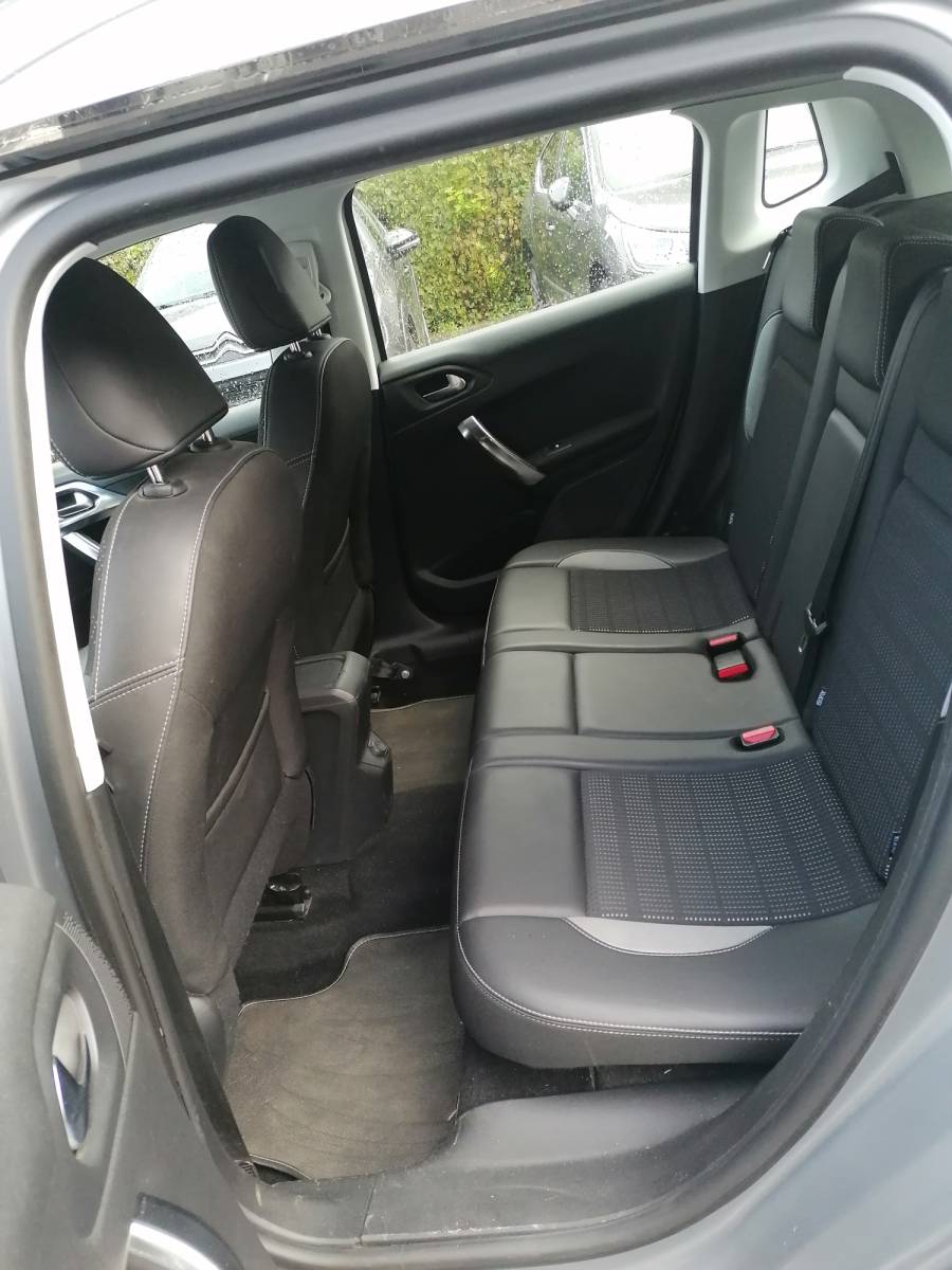 PEUGEOT 2008  1.6 BLUEHDI S&S 100 ALLURE proche de Fauville en Caux