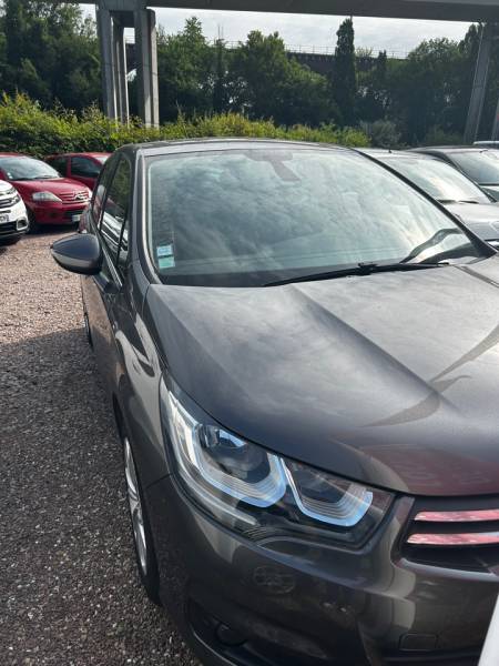 CITROEN C4 1.2l PURETECH 12V - 110 MILLENIUM proche de LILLEBONNE
